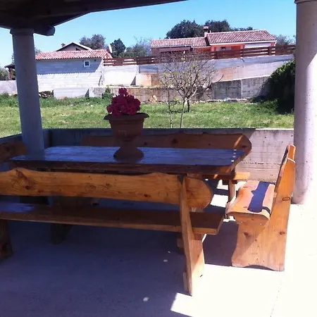 Ella Appartement Ližnjan