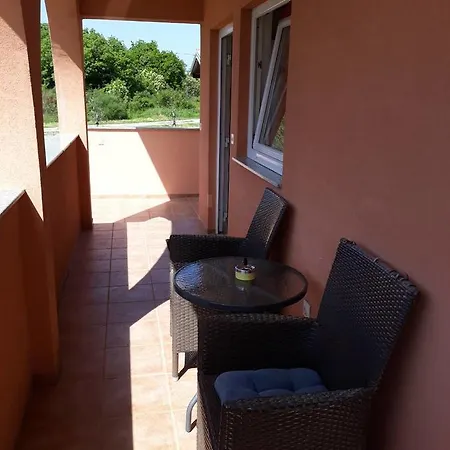 Ella Apartman