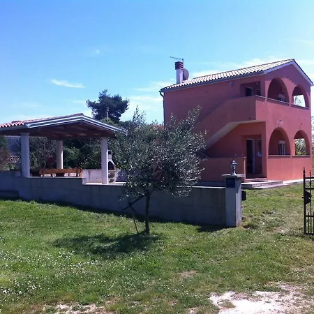 Apartment Ella Liznjan