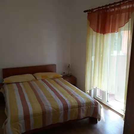 Ella Apartment *